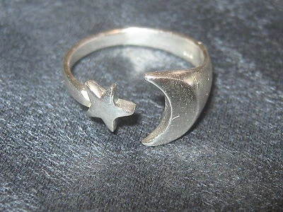  925 Sterling Silver Fantasy Wiccan Crescent Moon and Star Ring Sizes 8 +9 - Image 1 of 2