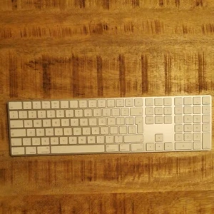 Apple Magic Keyboard | QWERTY | Wireless | A1843 | Nummernblock - Bild 1 von 4