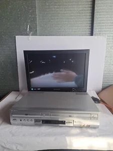 Sony SLV-D201P DVD Player & VHS Video Cassette Recorder Combo - Picture 1 of 17