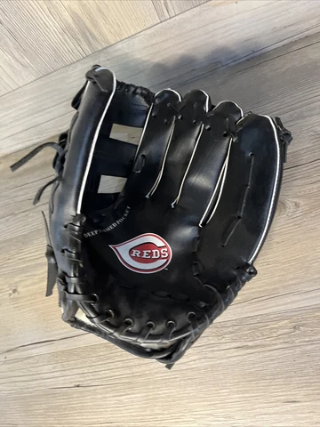 Cincinnati Reds 1990’s Stadium Giveaway Baseball Glove Youth Size Cover