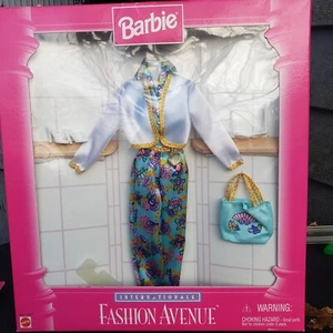 Clip Out Snapshots #4656* Internationale Mattel Barbie Fashion Avenue NRFB - Picture 1 of 4