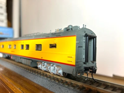 B.L.I. Coche de negocios Union Pacific #9014 #119 con geografía Cabezal de tambor Bush Funeral 1:87 Foto 1 de 4