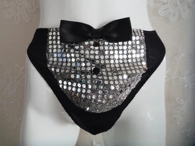 Tanga de Esmoquin Frederick's of Hollywood Para Hombres De Colección Bragas Monedas Espejadas S/M ¡Sexy! Foto 1 de 4