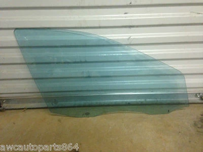 07 MERCEDES Benz C230  FRONT RIGHT PASSENGER DOOR GLASS  - Image 1 of 4