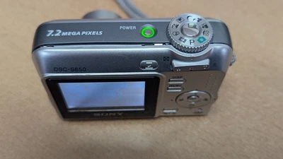 Sony Cyber-shot DSC-S650 Digital Camera 7.2MP Silver – 3x Zoom, pre- owned - Image 1 of 4