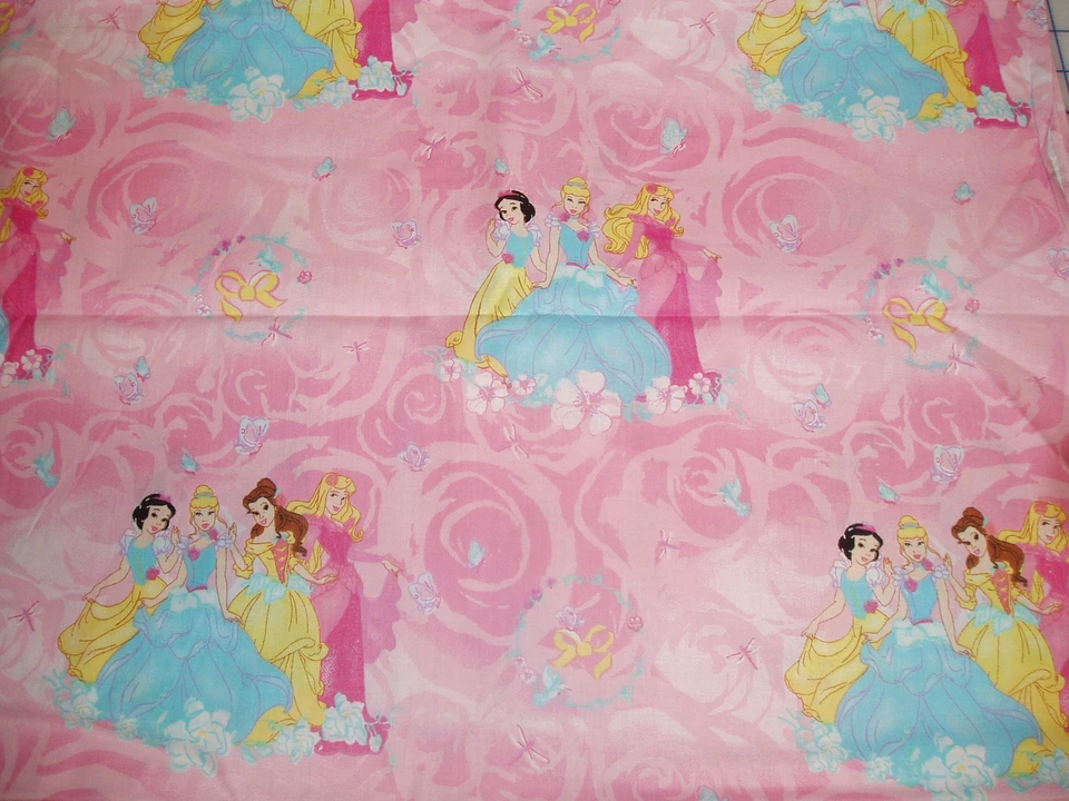 Disney Princess toddler reversible comforter pink - Image 1 of 1