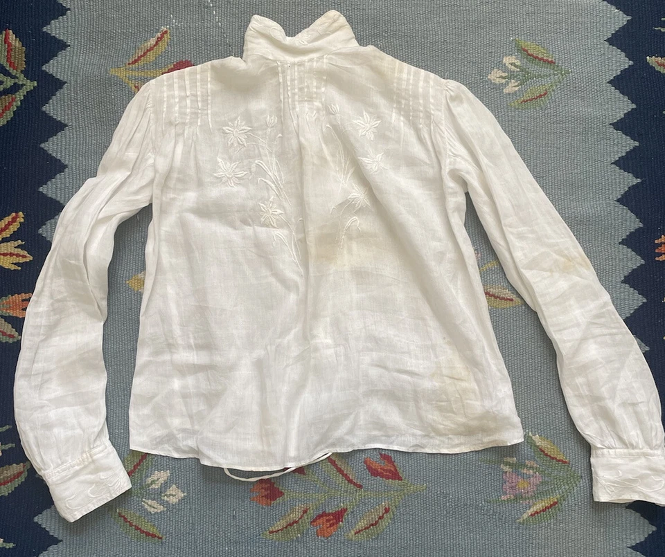 1900’s White Embroidered Cotton Blouse - Image 1 of 4