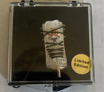 2002 salt lake city winter olympic pins - Image 1 of 3