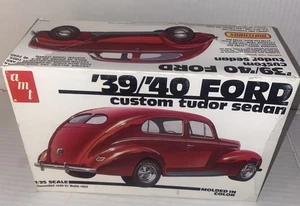 Amt 39/40 Ford Custom Tudor Limousine Sealed Car Model Kit Sealed Parts - Bild 1 von 8