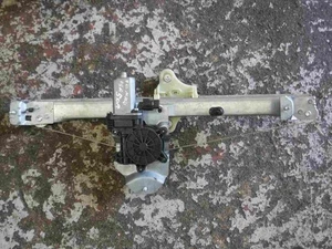 Renault Clio MK4 2013-2019 Drivers OSF Front Window Motor Regulator 2 pin - Picture 1 of 2