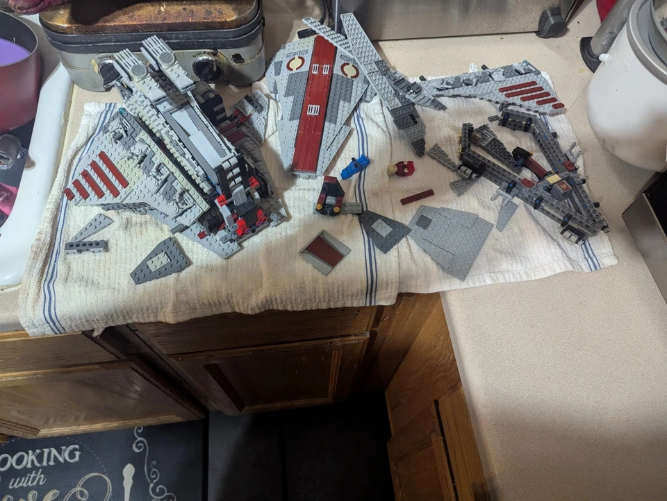 Lego Star Wars: Venator-Class Republic Attack Cruiser (8039) - Imagem 1 de 1