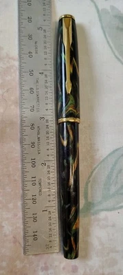 Pluma Estilográfica Parker Insignia Mármol con Plumín Punto Medio Chapado en Oro  Foto 1 de 4