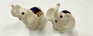 Handgefertigte Elefantenfiguren aus Ton - skurriles Paar signiert vom Künstler DB - Vintage - Bild 1 von 9