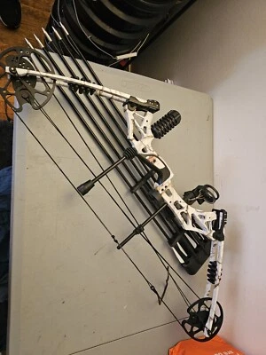 Conjunto de arco composto de 30 a 70 lb  - Imagem 1 de 4