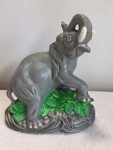 Hand Painted Ceramic Gray Elephant Figurine - Imagen 1 de 3