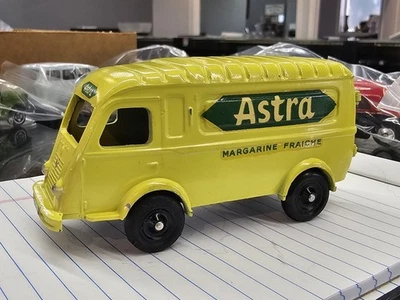 Vintage CIJ France 1/43 Diecast Car Minty 1000 KGS RENAULT ASTRA Hard To Find  - Image 1 of 4