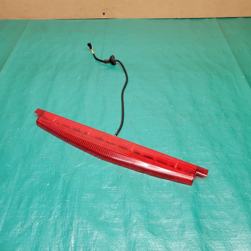 Tercera luz de freno LED trasera Cadillac SRX 2010-2016 alerón superior lámpara de parada OEM Foto 1 de 4