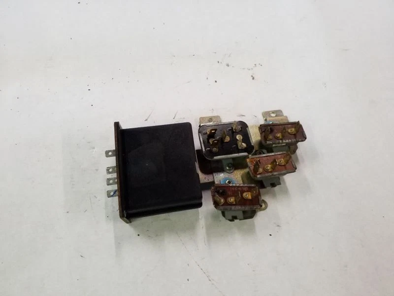 Conjunto de bloque de relé de maletero para 83 84 85 86 Jaguar XJ6 Foto 1 de 4