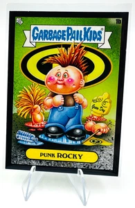 Punk ROCKY 1b Garbage Pail Kids Green Day Battle of the Bands schwarz 130/199 GPK - Bild 1 von 9