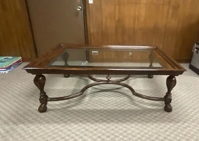 Mesa de centro rectangular tradicional Thomasville Foto 1 de 4