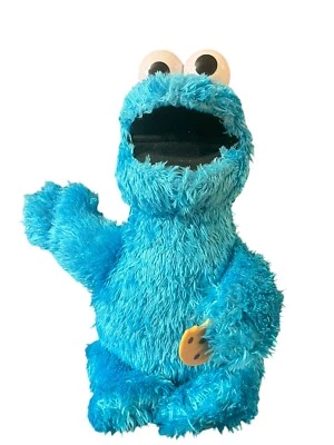Hasbro Feed Me Cookie Monster Peluche Habla Canta Vibraciones Plaza Sésamo 2017 Foto 1 de 4