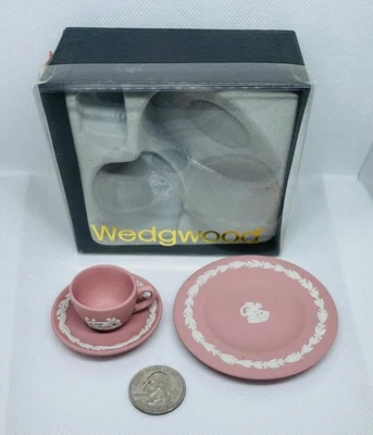 WEDGWOOD JASPERWARE PINK MINIATURE TEACUP, SAUCER AND PLATE IN BOX - Image 1 of 3