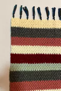 Gehäkelte gestrickte Babydecke gestreift mehrfarbig Weihnachten 24" x 35" Handarbeit USA - Bild 1 von 11