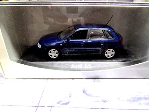 AUDI A3 BL Fünftürer 2000 – 2003 blau blue Minichamps 1:43 - Bild 1 von 4