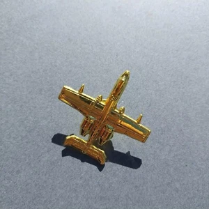 Spilla giacca cappello bavero grande tono oro Fighter Jet 1,5" - Foto 1 di 2