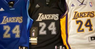 Camiseta Adidas LA Lakers Kobe Bryant Kids 4 5 6 7 SWINGMAN COSTURADA PRETA MAMBA - Imagem 1 de 4