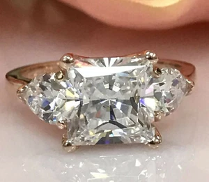 4.27Ct Princess MOISSANITE D/VVS1 Three Stone Engagement Ring 14K Yellow Gold