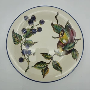 Plato de ensalada Pier 1 MacIntosh England Angleterre 8" manzanas bayas negras  - Imagen 1 de 8