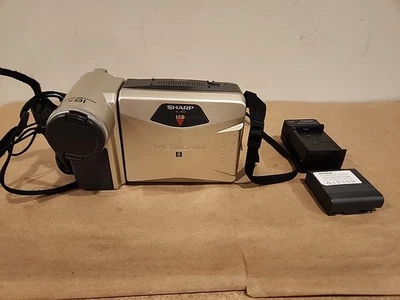 Sharp Viewcam VL-A10U Video8 8mm Camcorder With Charger And Battery - Image 1 of 4