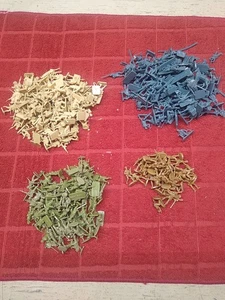 Army Men Vintage 1 Inch Tall 100 Blue & 80 Green 100 Tan and 30 Brown Infantry  - Picture 1 of 8