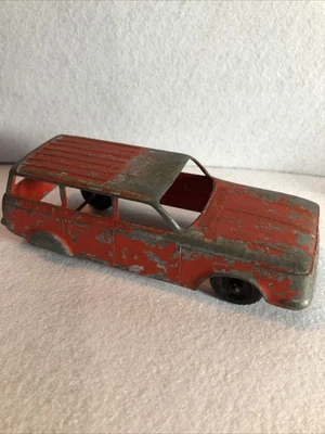 Vintage Hubley USA #405 Red Station Wagon Metal/Diecast Car - Image 1 of 4