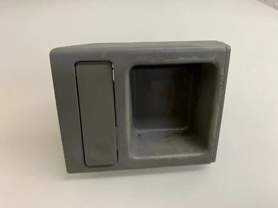 1999 - 2005 BMW 323i 325i 330i E46 монета держатель центральной консоли черный 8217957 - Изображение 1 из 4