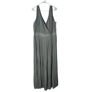 TFNC London Calida Maxi Dress Sage Pleated V-Neck Size 22, PLUS SIZE - Picture 1 of 7