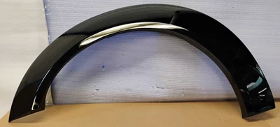 Guardabarros Flare 2018-2023 Dodge Challenger 68320214AC carrocería ancha RH negro fabricante de equipos originales Foto 1 de 4