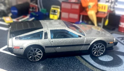 Loose-Hot Wheels '81 DeLorean DMC-12--2010 New Models Metalflake Silver - Image 1 of 4