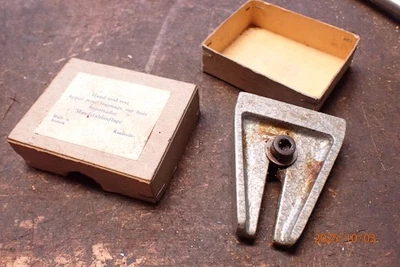 REPOSAHERRAMIENTAS TORNO MADERA CON CAJA PARA TORNO METAL UNIMAT DB200 Foto 1 de 4