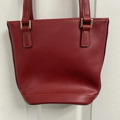 Cartera/bolso de hombro Liz Claiborne accesorios rojo. Cierre a presión de doble correa Foto 1 de 4