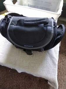 SONY LCSX30 Soft Carrying Case for CAMCORDERS: LCS-X30 - Picture 1 of 7