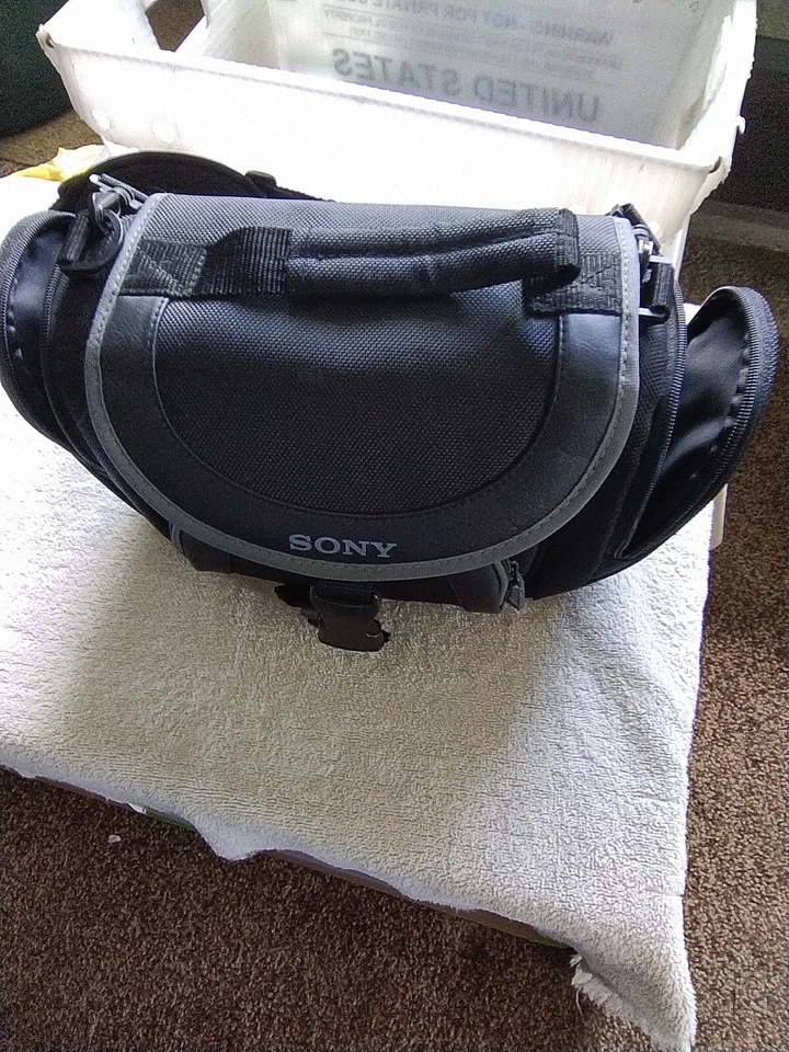 Estuche de transporte suave Sony LCSX30 para videocámaras: LCS-X30 Foto 1 de 4