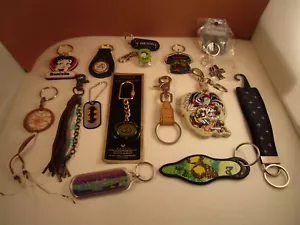 Lotto misto vintage di 15 portachiavi ed hardy souvenir casinò Batman - Foto 1 di 12