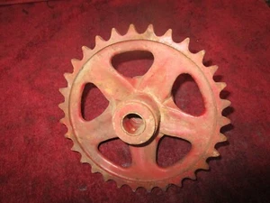 IH Corn Picker Elevator Clutch Sprocket New Old Stock  576442R3  Tractor - Picture 1 of 7