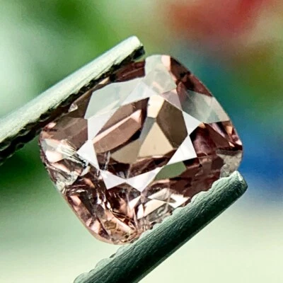 Cojín de piedras preciosas de turmalina rosa natural radiante de oro rosa de 1,10 quilates certificado GFCO Foto 1 de 2