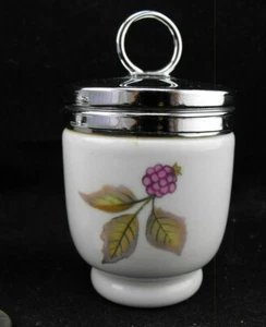EVESHAM ROYAL WORCESTER EGG CODDLER SMALL SIZE  SINGLE  BERRY PATTERN   - Picture 1 of 3