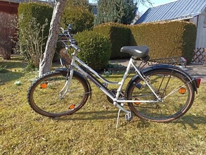 28 er Diamant Fahrrad weiß, Damenrad, Felgenbremsw - Bild 1 von 4