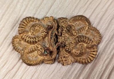 VICTORIAN 19TH C GOLD TONE METAL BELT BUCKLE FOR DRESS W LIZARD CENTER - Image 1 of 2