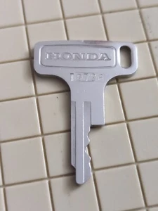Honda T9796 Key. New Old Stock - Picture 1 of 2